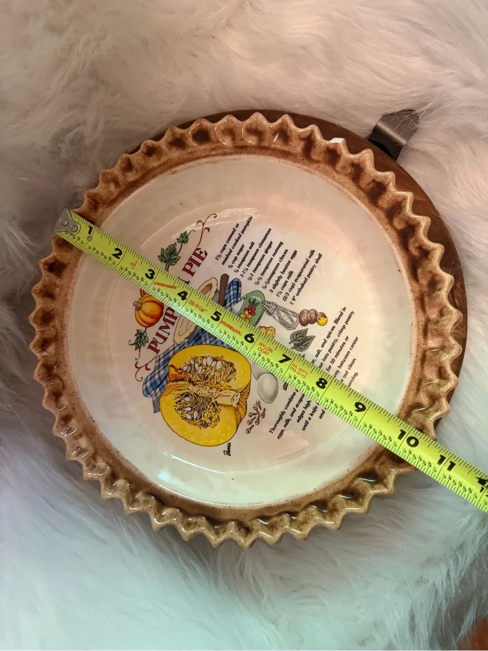 Pumpkin Pie Ceramic Pie Dish - Brown and Cream